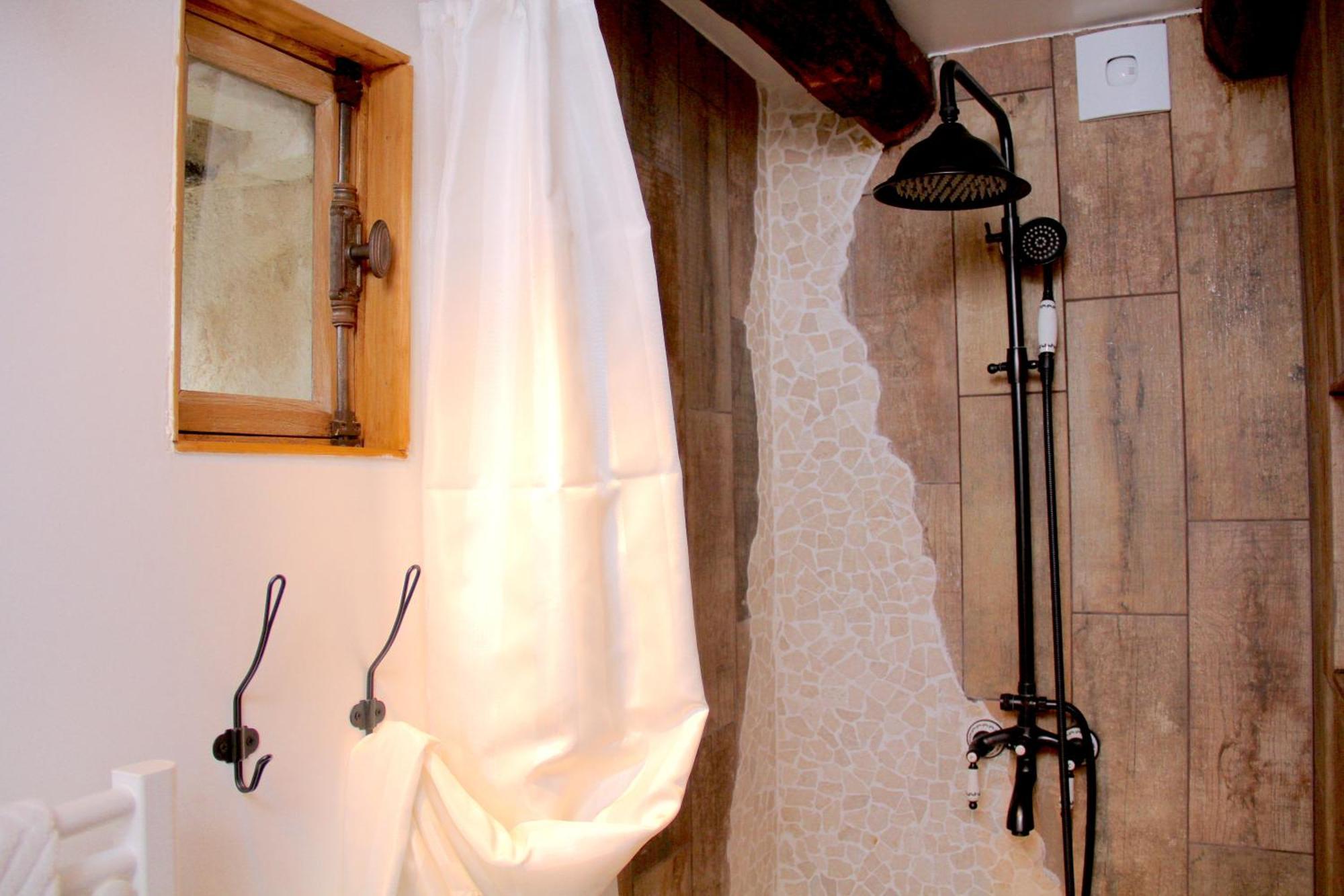 La Belle Ame Bed & Breakfast Saint-Priest-des-Champs Bilik gambar