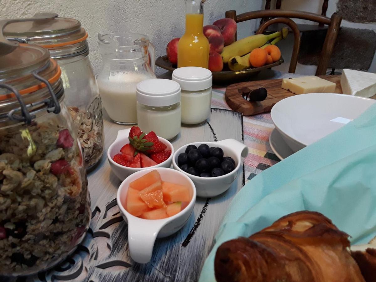 La Belle Ame Bed & Breakfast Saint-Priest-des-Champs Luaran gambar