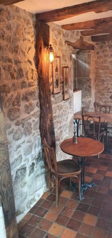 La Belle Ame Bed & Breakfast Saint-Priest-des-Champs Luaran gambar
